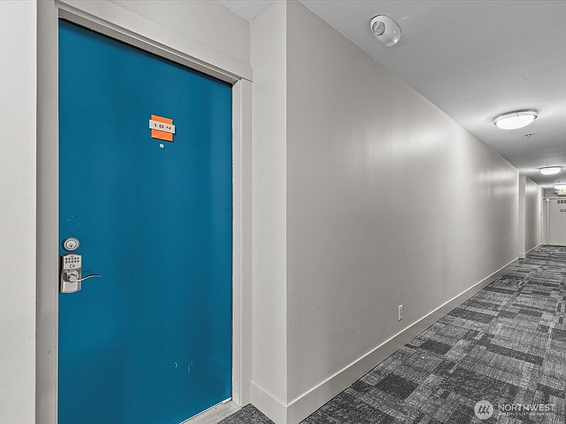 4th image of 711 E Denny Way #104