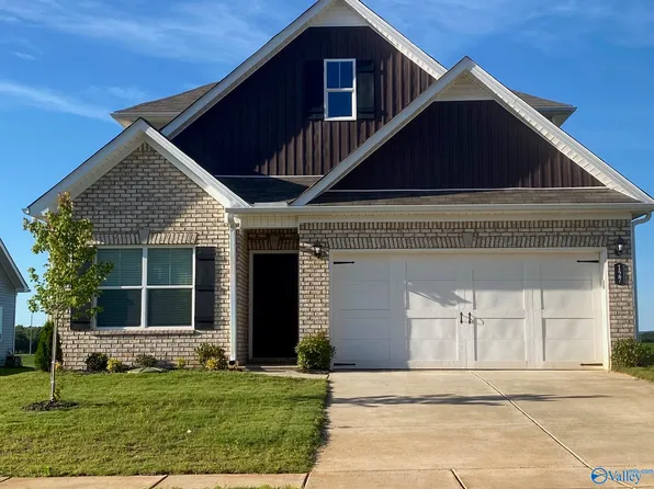 127 Story Ray Dr, New Market, AL 35761
