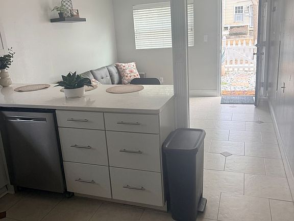 4th image of 200 Walnut St Unit 1