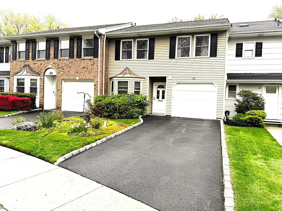 1st image of 21 Manors Dr