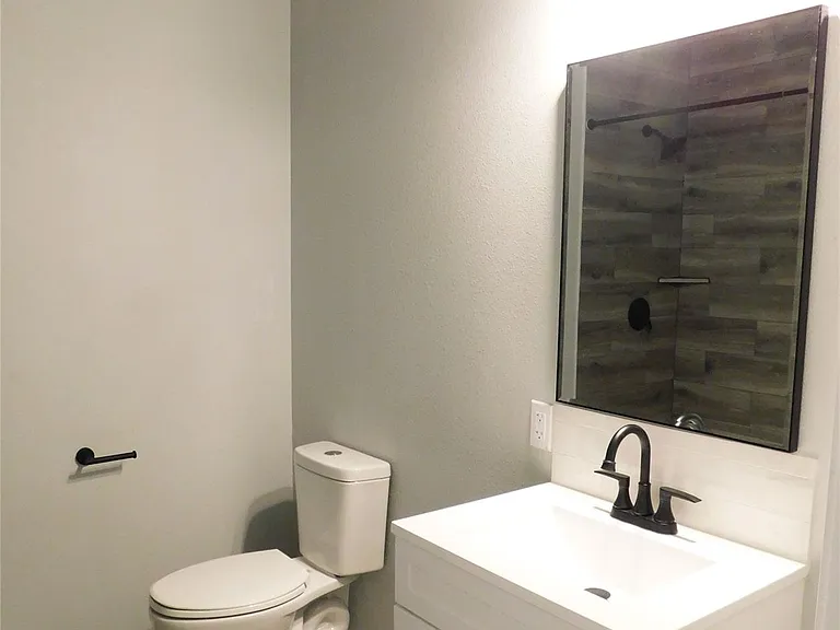 207 Laurel Ln — Photo 14
