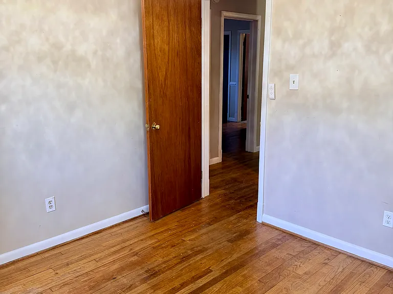 16 Eastlake Dr — Photo 7