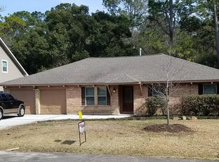 5513 Commodore Dr, Dickinson, TX 77539
