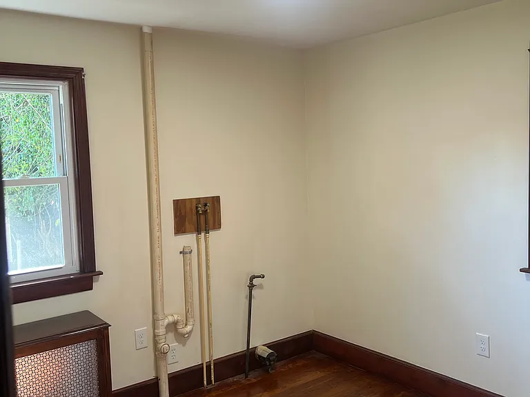 528 Elm Rd — Photo 9