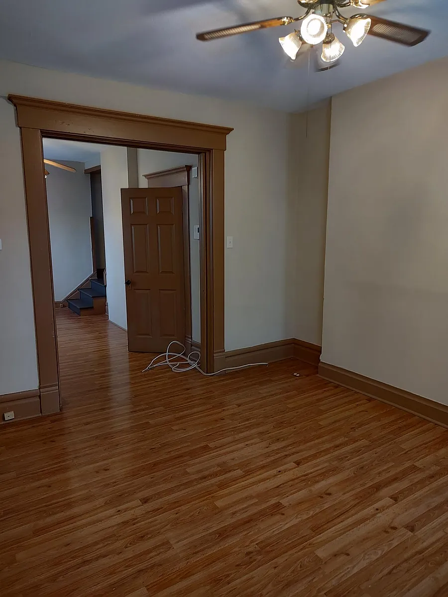 Building Photo - 848 Henry St #848