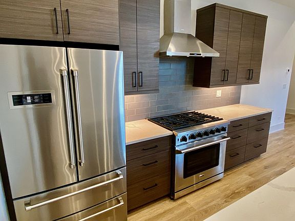 2nd image of 4540 N Ravenswood Ave #2