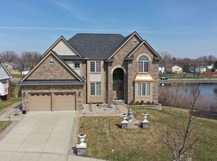 42136 Woodglen Dr, Novi, MI 48375