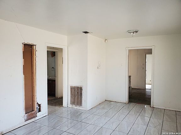 2nd image of 1742 Kendalia Ave
