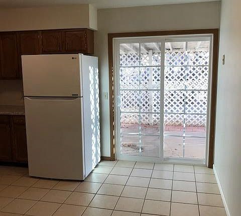Kitchen / Walkout Patio Door