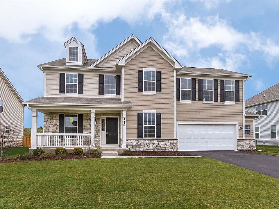 Located on 0027 in The Oaks At Churchill Club in Oswego, IL