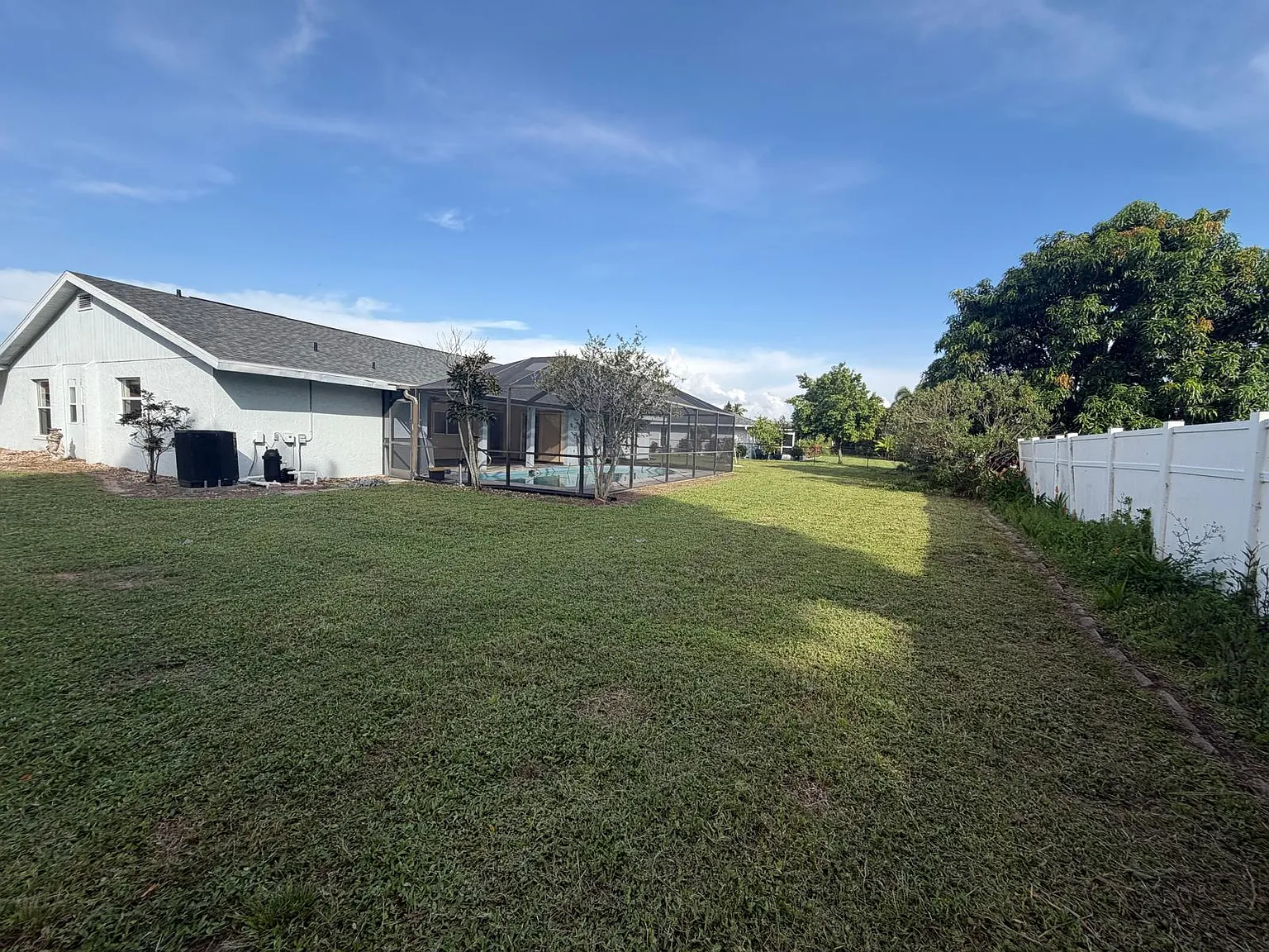 4 bed, 2094 sqft, $2,650 — Photo 2