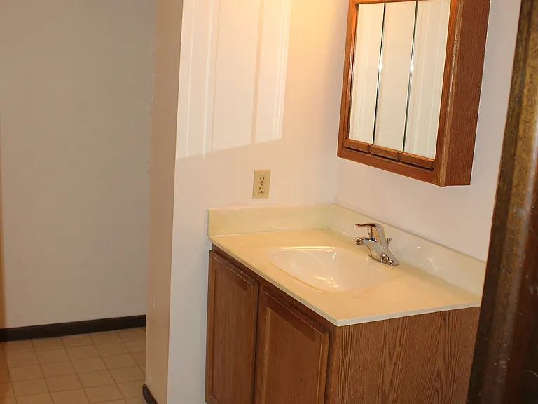 5568 Guilford Rd — Photo 15