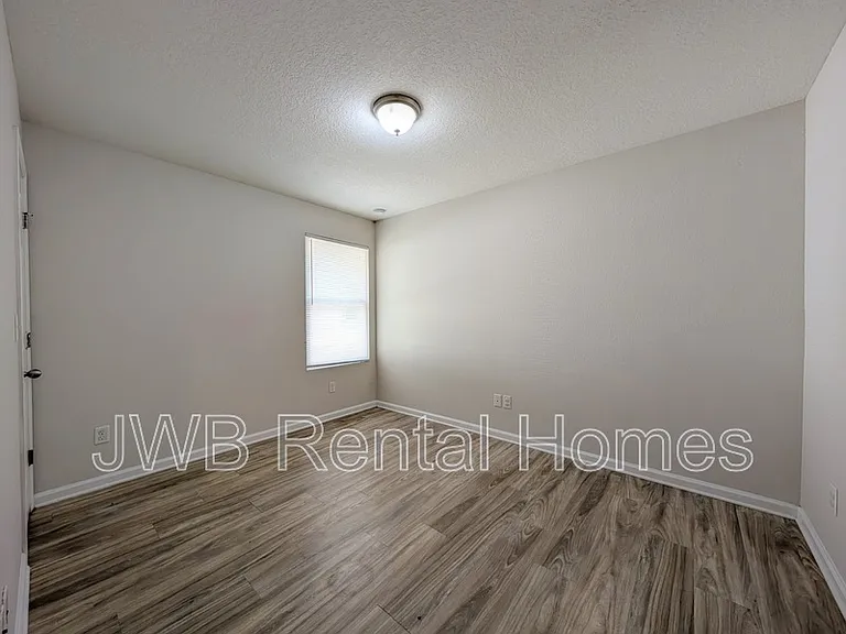 3352 Dillon St — Photo 7