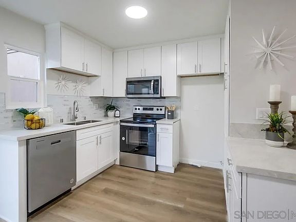 4th image of 8740 Villa La Jolla Dr Unit 17