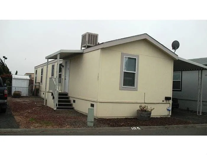 105 Ivy Ln photo 1