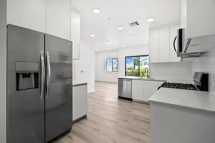 4707 Fulton Ave — Photo 4