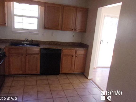 4th image of 7904 Fowlers Ct