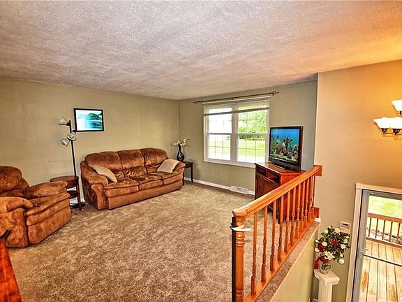 3rd image of 209 Wyndmere Dr