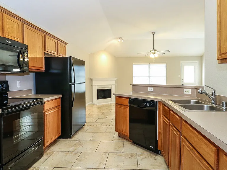 1000 Chelsea Dr — Photo 5