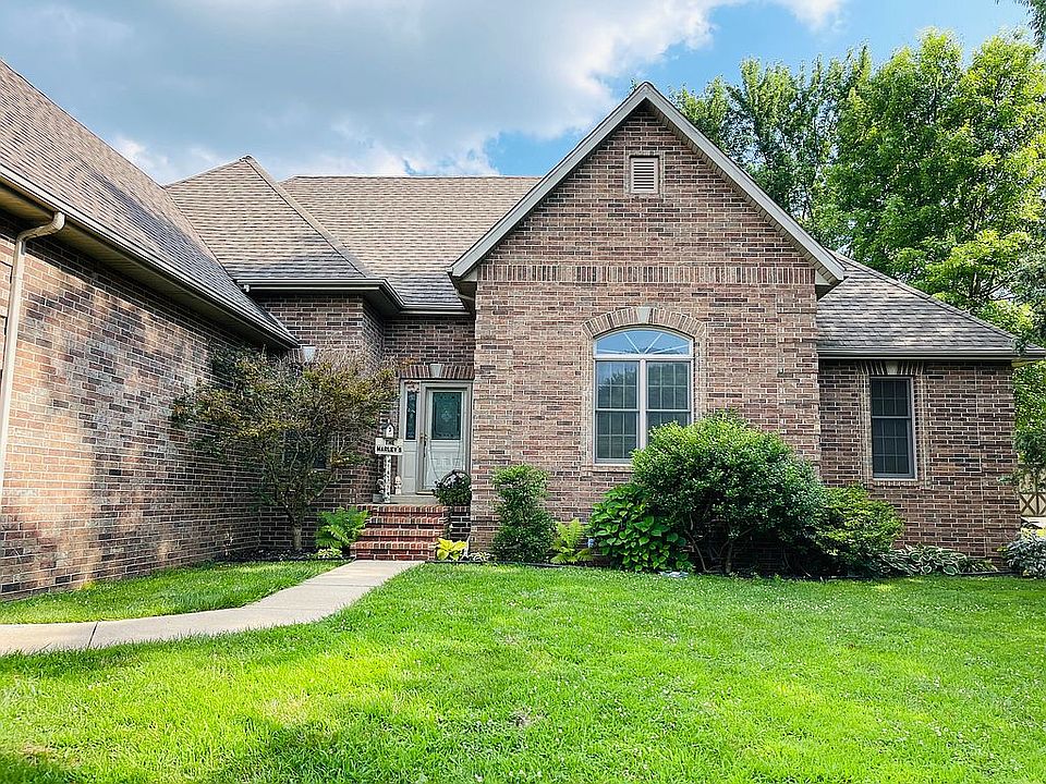 1st image of 334 Coachlight Dr