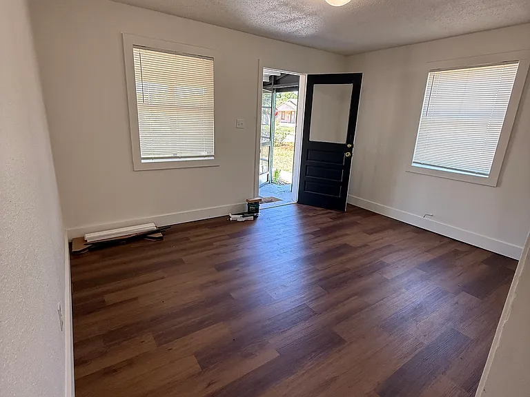 1502 W Grace St — Photo 12