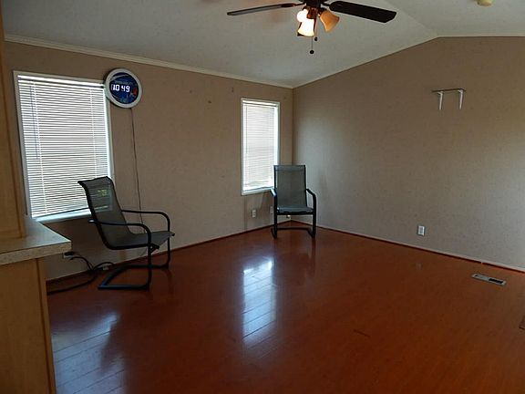 4th image of 10110 Harry Dr
