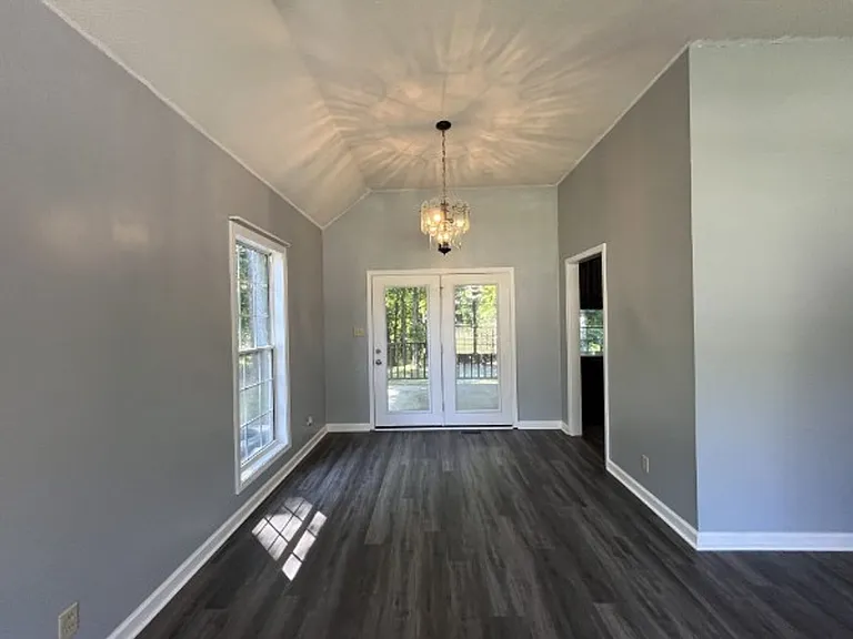 1130 Hunting Creek Ct — Photo 7