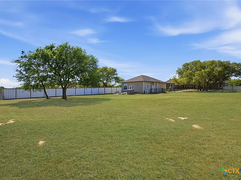 2228 Deer Run Rdg — Photo 43