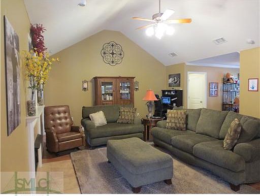 4th image of 2416 Walden Way