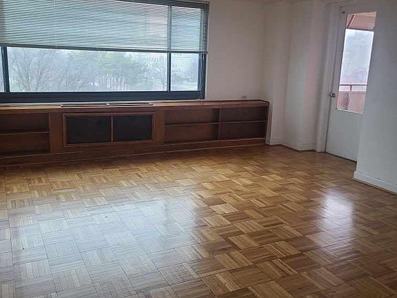 2nd image of 1011 Arlington Blvd APT 1043