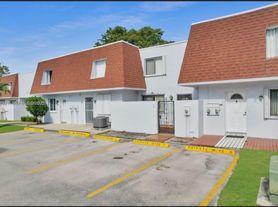 10700 NW 7th St, Miami, FL