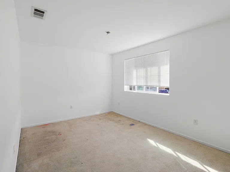Unit Photo
