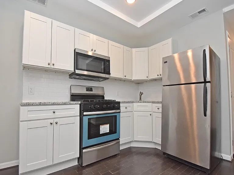2402 Lakeview Ave #2 — Photo 7