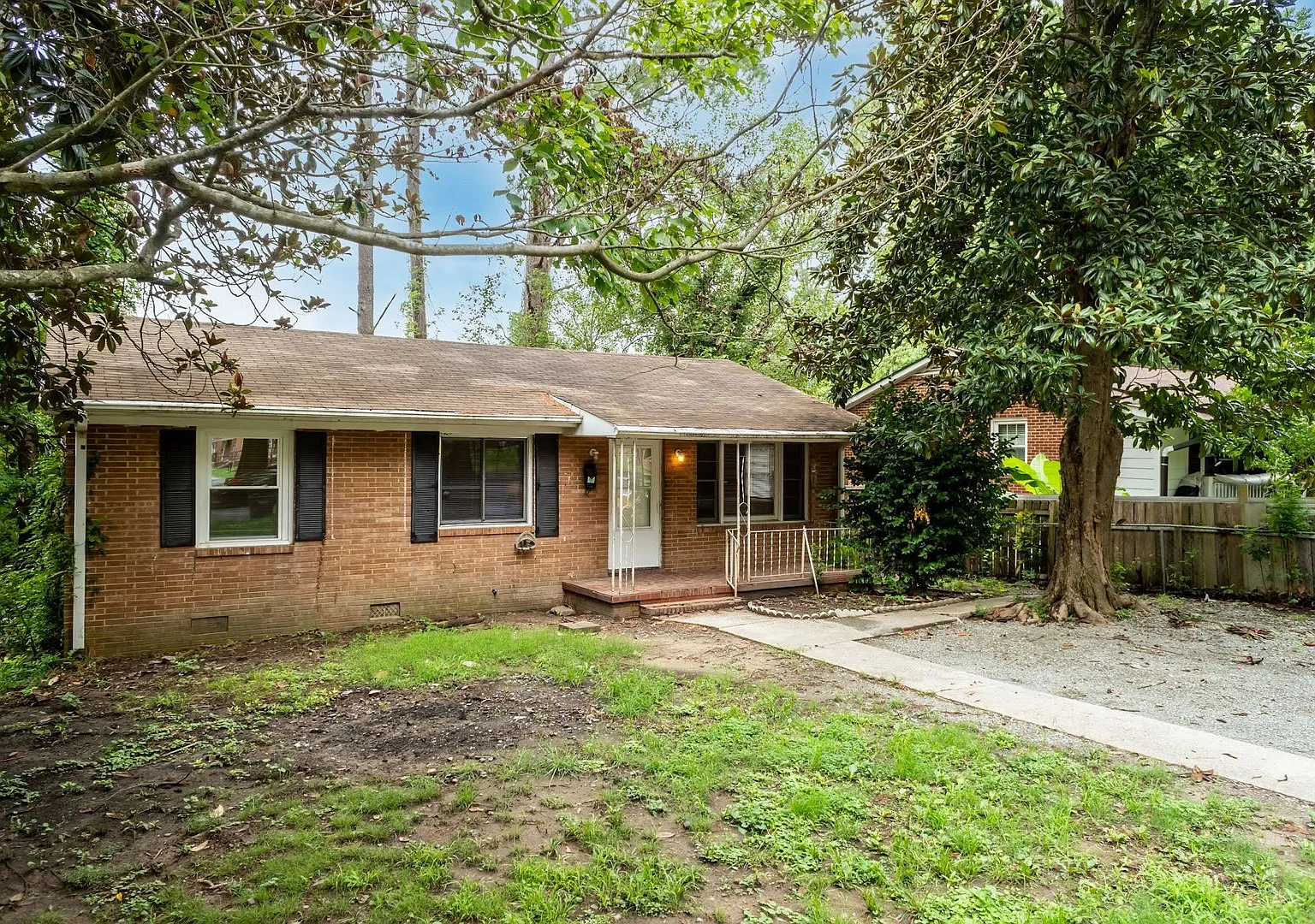 Three Bedroom SFH — Photo 1