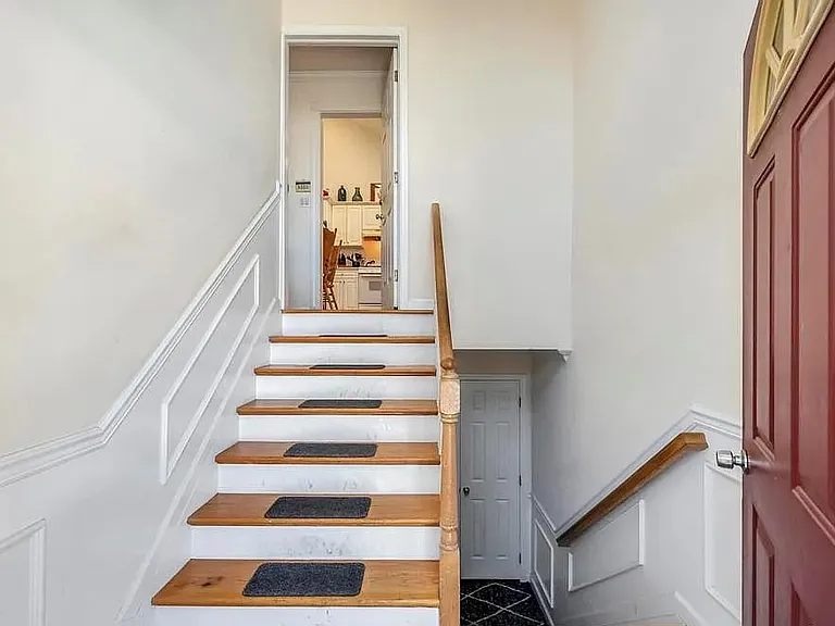18 Hillcrest St #2 — Photo 21