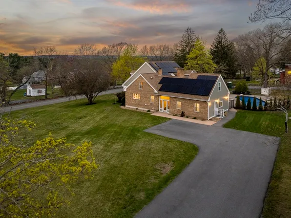 10 Alfred Dr, Dracut, MA 01826