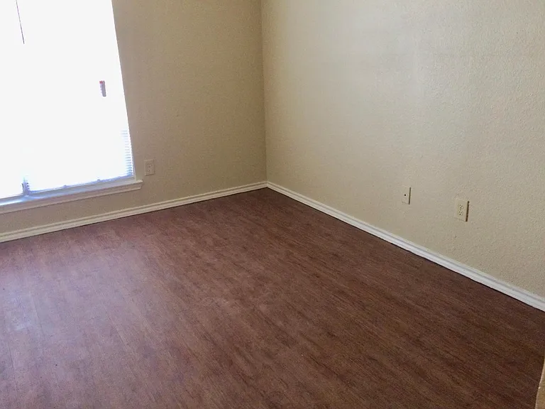 7528 Oak Chase — Photo 5