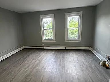 10 Mitchell St #2 — photo 4 of 5