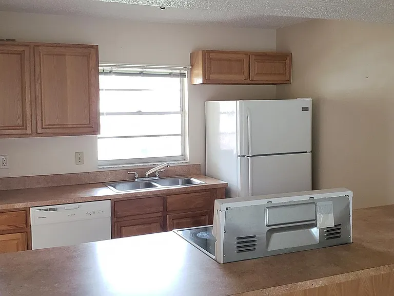 4009 Ponce De Leon Blvd — Photo 2