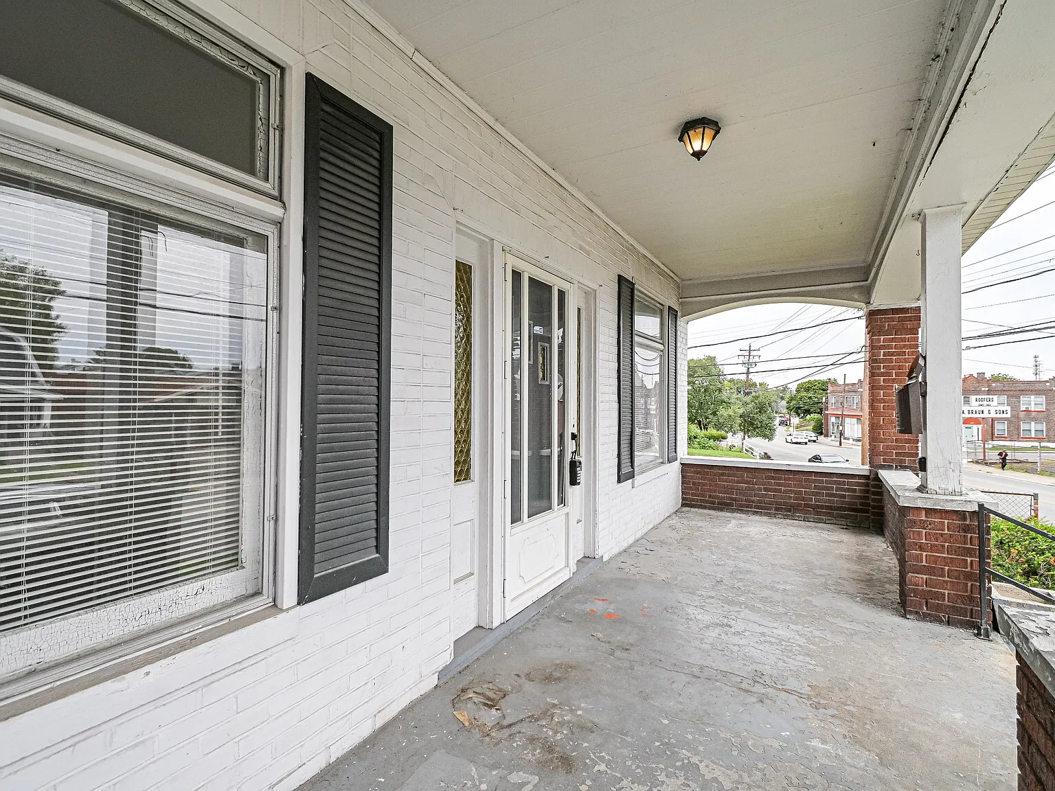 5409-5411 Carthage Avenue — Photo 4