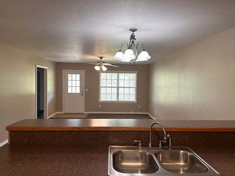 2809 Neosho Heights Ave #2809 — Photo 6