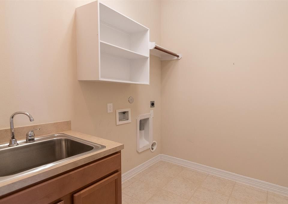 1st image of 249 Hearthshire Cir