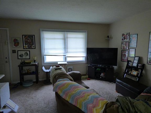 5th image of 1406 County Road 6 E