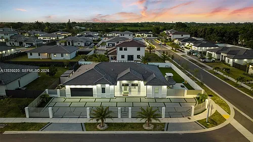 13305 SW 190th Ter Photo 1 13305 SW 190th Ter Photo 1