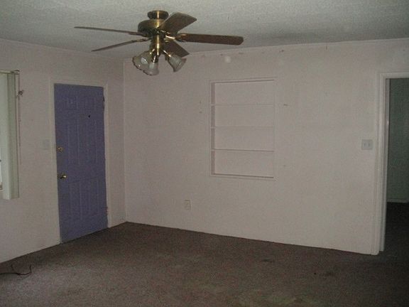 3rd image of 1401 Gilchrist St