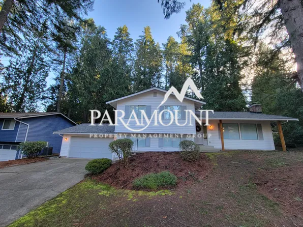 4625 NW 82nd St, Silverdale, WA 98383