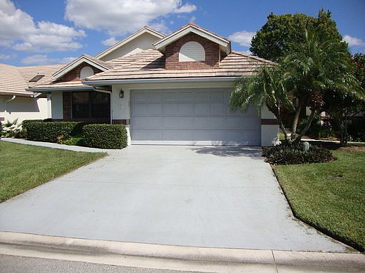 1st image of 445 SW Jefferson Cir