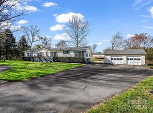 511 Crescent Way #13, Horse Shoe, NC 28742