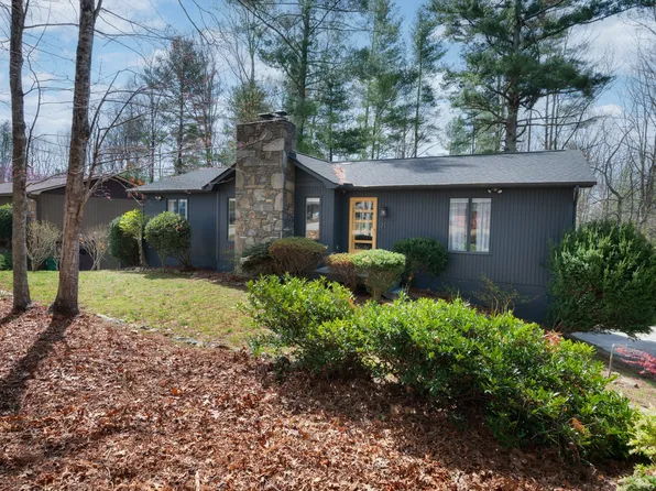 21 Glen Crest Dr, Arden, NC 28704