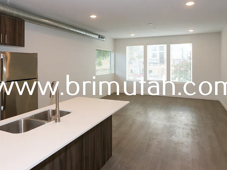 945 S Washington St #101 — Photo 3